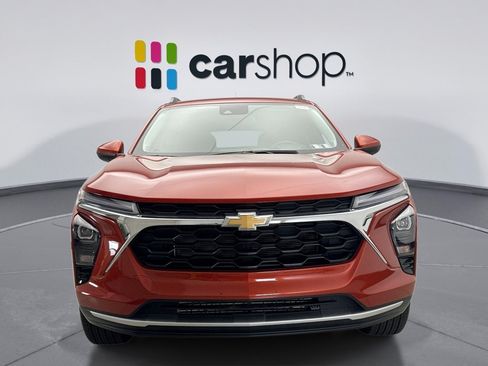 Used 2024 Chevrolet Trax LT w/ Driver Confidence Package FWD image 8