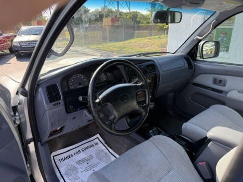 Used 2000 Toyota 4Runner SR5 RWD image 9