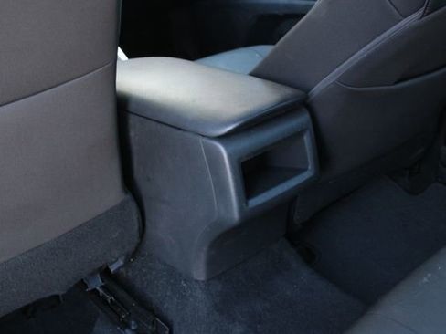 Used 2018 Toyota Camry LE image 21