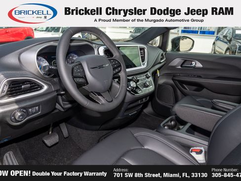 New 2026 Chrysler Pacifica Select image 16