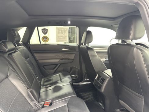 Used 2022 Volkswagen Atlas Cross Sport SE AWD/4WD image 30