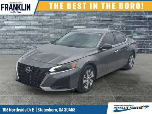 Used 2025 Nissan Altima 2.5 S FWD image 1