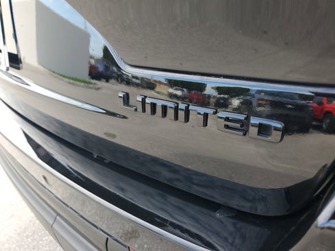 Used 2024 Jeep Grand Cherokee Limited w/ Black Appearance Package image 31