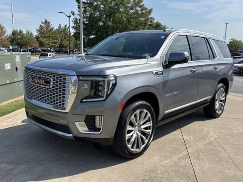 Used 2021 GMC Yukon Denali w/ Denali Premium Package AWD/4WD image 12