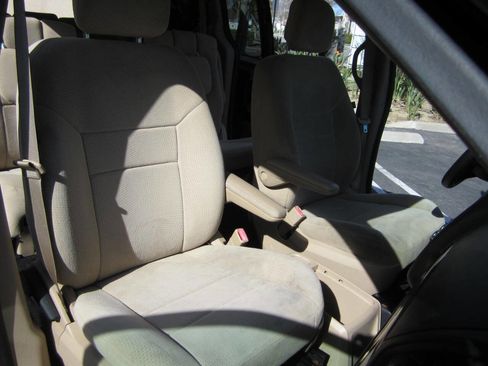 Used 2013 Dodge Grand Caravan SE image 19