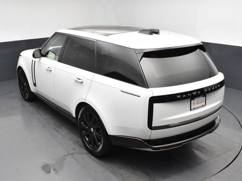 Used 2024 Land Rover Range Rover SE AWD/4WD image 17