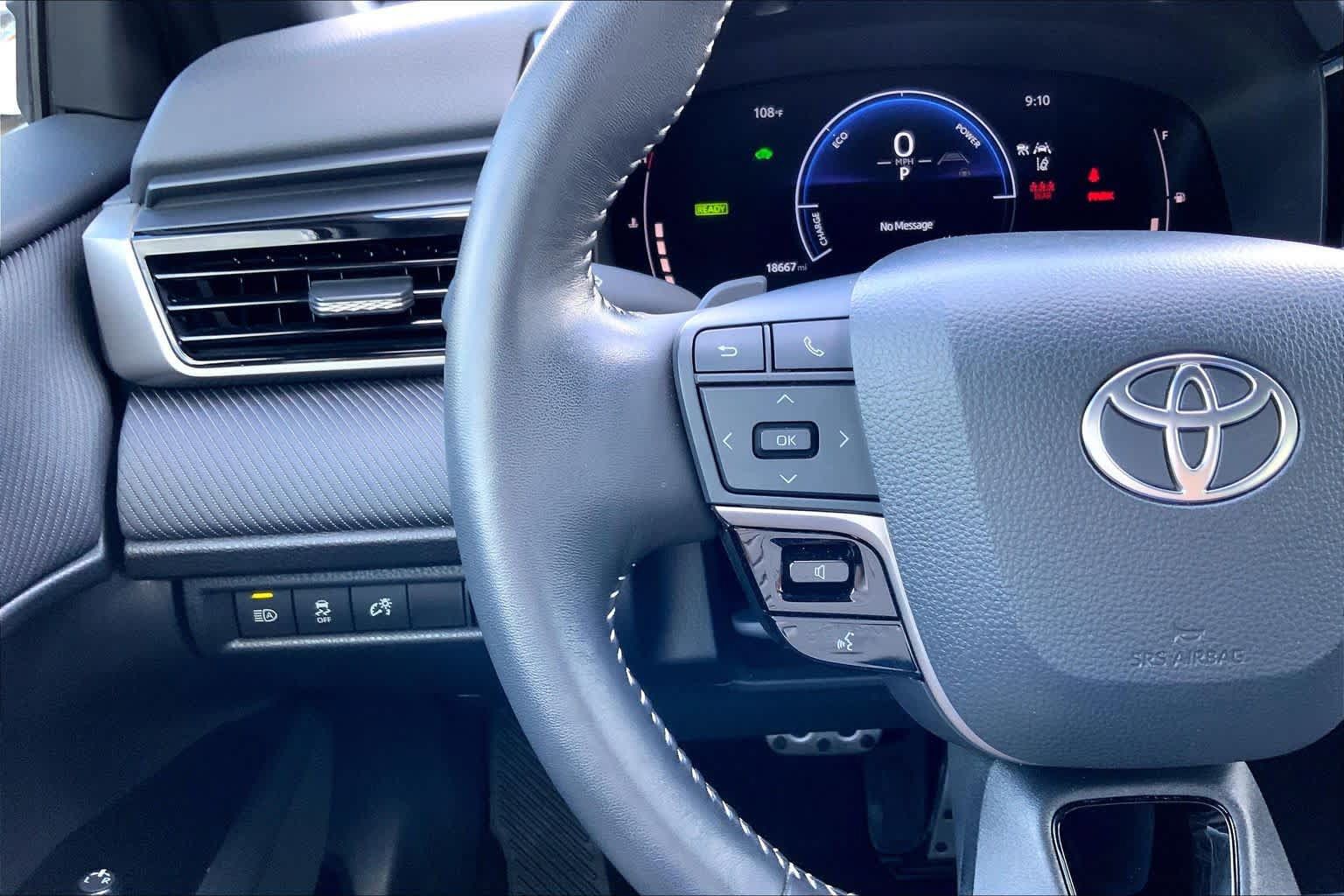 Used 2025 Toyota Camry SE w/ Multimedia Upgrade Package FWD image 23