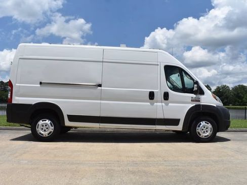 Used 2021 RAM ProMaster 2500 w/ Convenience Group FWD image 3