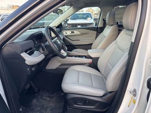 New 2026 Ford Explorer Active w/ Active Comfort Package AWD/4WD image 6