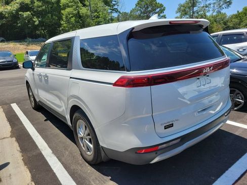 Used 2024 Kia Carnival LX FWD image 5