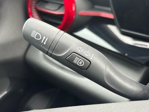 Certified 2025 Chevrolet Trax RS w/ Sunroof Package image 22