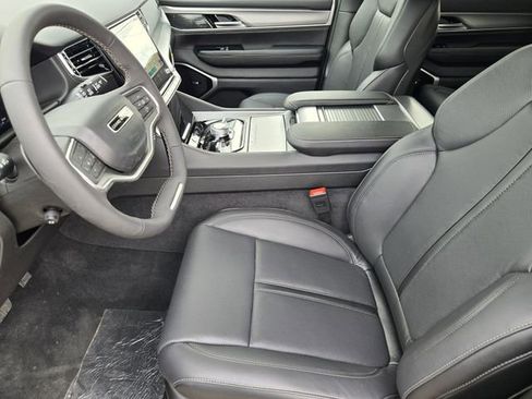 New 2026 Jeep Grand Wagoneer L Limited AWD/4WD image 9