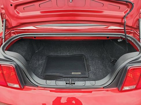 Used 2009 Ford Mustang GT RWD image 16