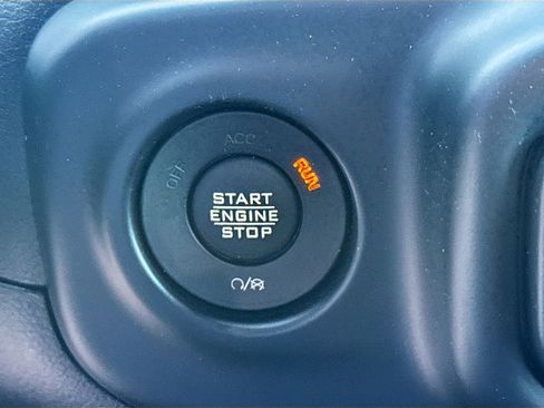 Used 2021 Jeep Wrangler Unlimited Sahara image 22