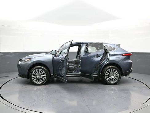 Used 2024 Toyota Venza Limited image 42