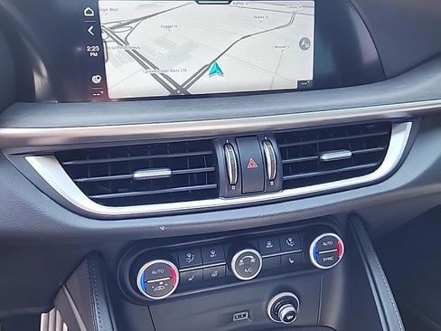 Used 2022 Alfa Romeo Stelvio Ti image 6