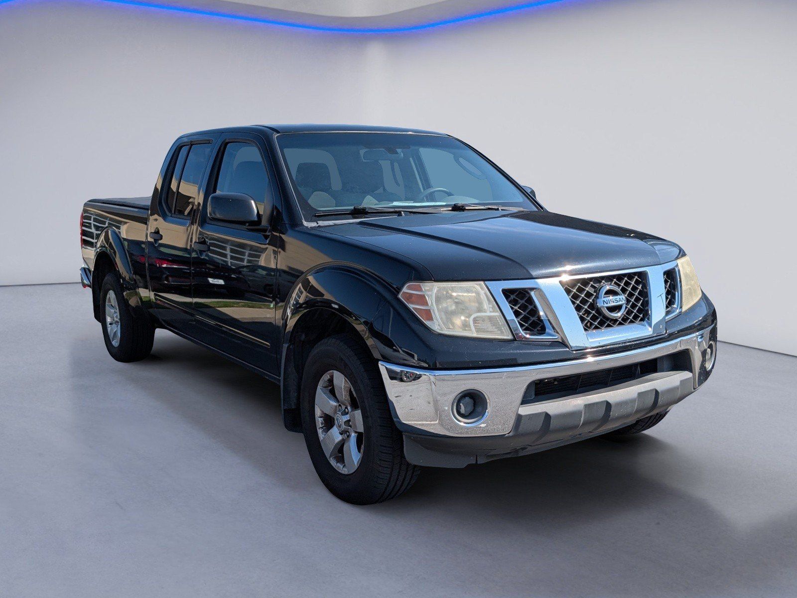 Used 2011 Nissan Frontier SV AWD/4WD image 5