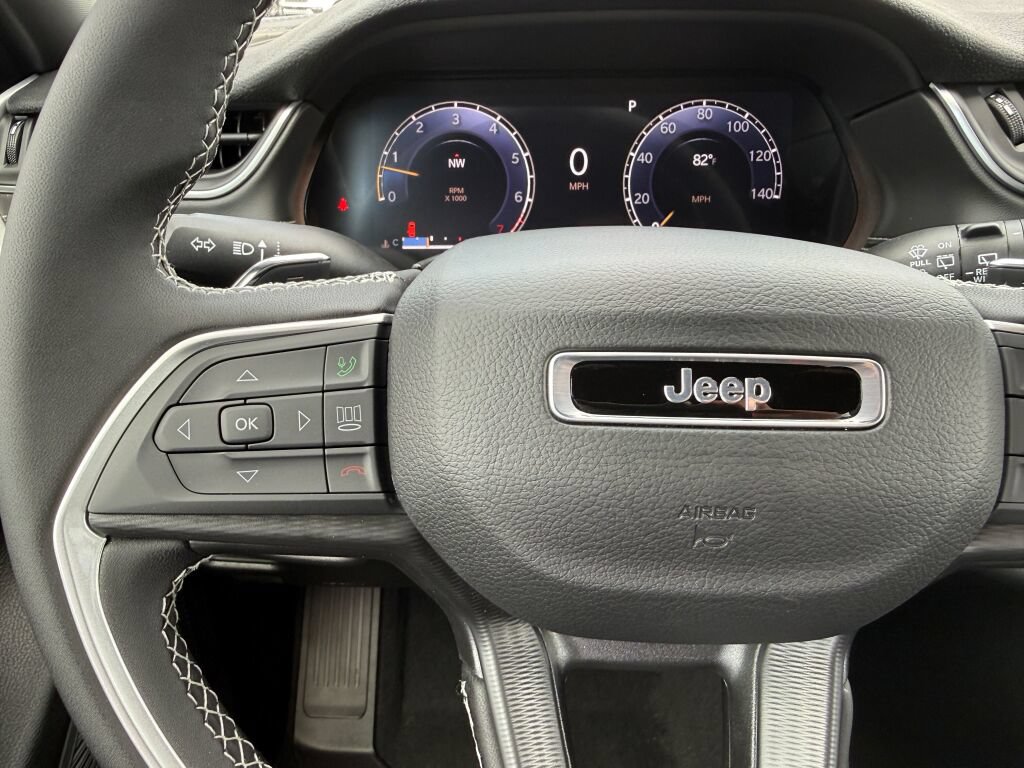 New 2027 Jeep Grand Cherokee Laredo AWD/4WD image 15