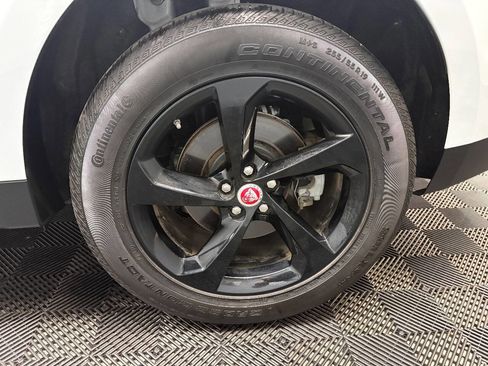 Used 2020 Jaguar F-PACE Premium image 15