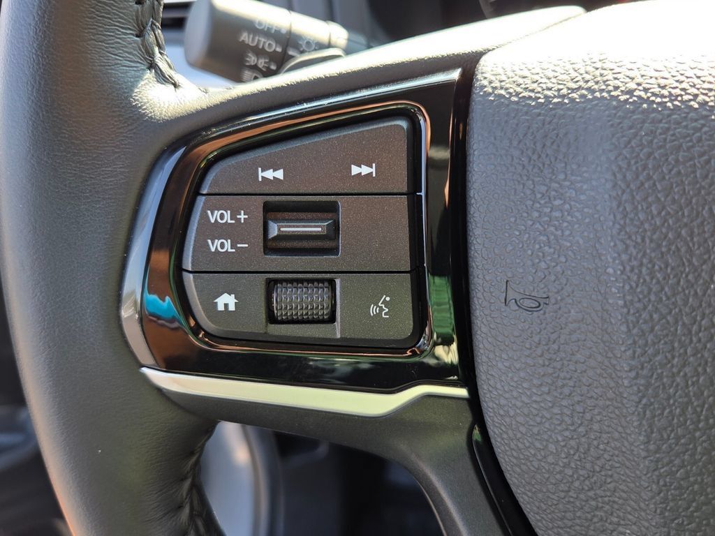 Used 2025 Honda Odyssey Touring image 24