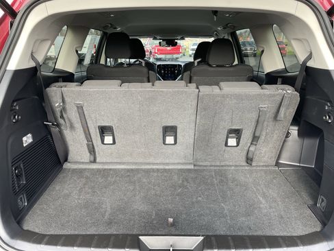 Used 2024 Subaru Ascent Premium w/ Convenience Package image 6