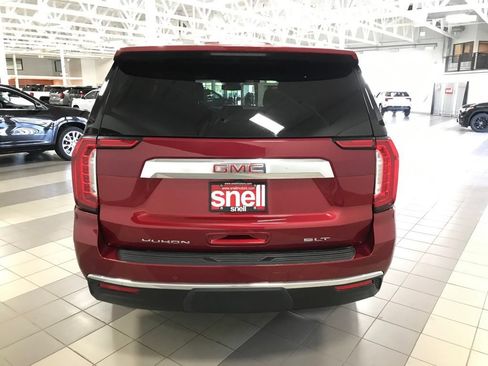 Used 2024 GMC Yukon SLT w/ SLT Luxury Package AWD/4WD image 4