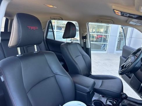 Used 2022 Toyota 4Runner TRD Off-Road Premium w/ TRD Black Wheel Package (TMS) AWD/4WD image 31