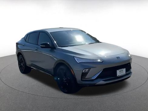 Used 2025 Buick Envista Sport Touring image 3