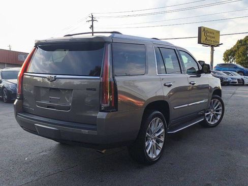 Used 2018 Cadillac Escalade Luxury image 4