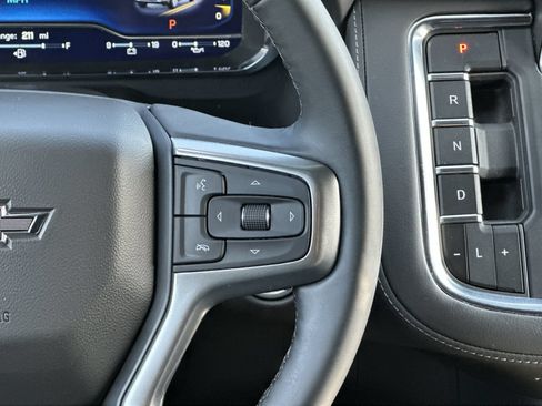 Used 2024 Chevrolet Tahoe Z71 w/ Luxury Package AWD/4WD image 21