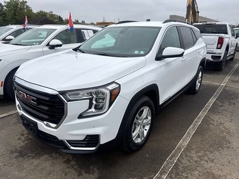 Used 2023 GMC Terrain SLE w/ Driver Convenience Package FWD image 5