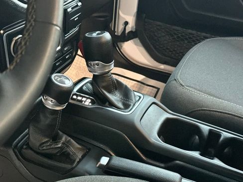 Used 2024 Jeep Wrangler Sport S image 18