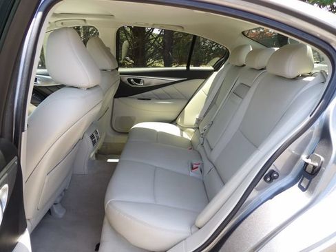 Used 2015 INFINITI Q50 Premium w/ Navigation Package RWD image 8