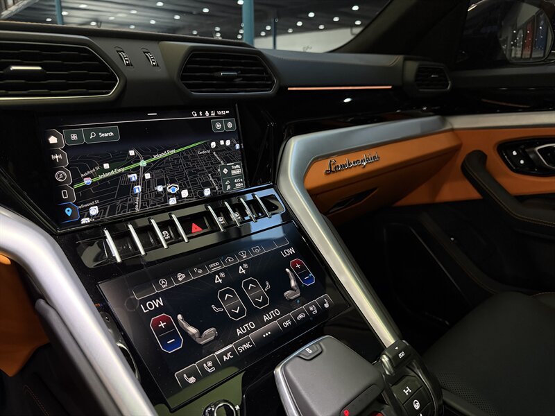 Used 2024 Lamborghini Urus S AWD/4WD image 17