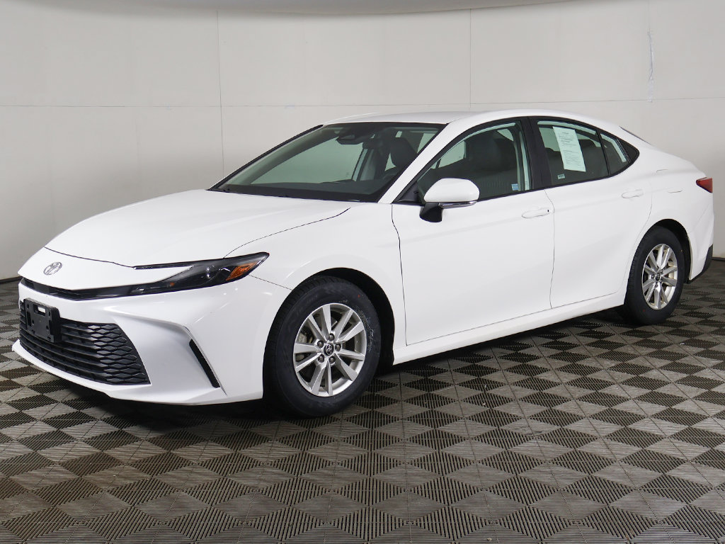 Used 2025 Toyota Camry LE FWD image 7