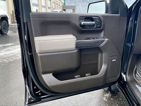 Used 2022 Chevrolet Silverado 1500 LTZ w/ LTZ Premium Package image 24