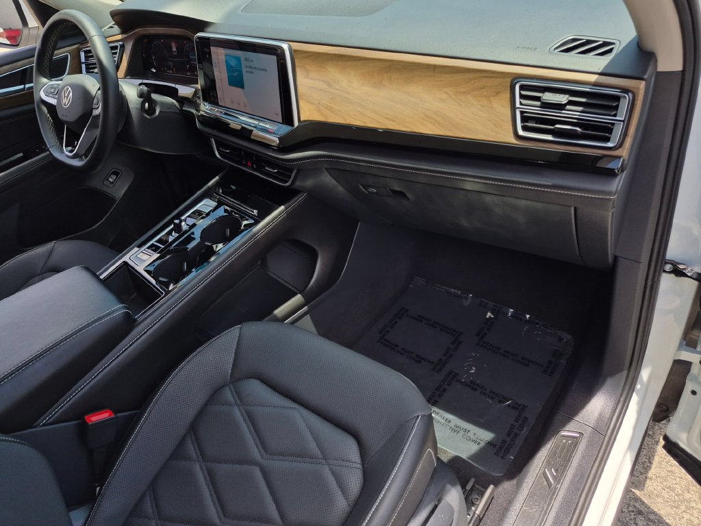 Used 2025 Volkswagen Atlas SE FWD image 31