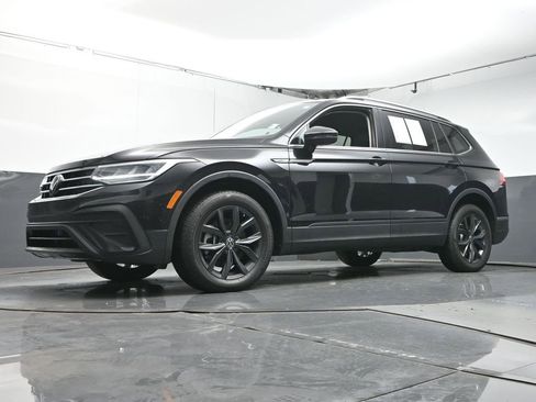 Used 2024 Volkswagen Tiguan SE image 36