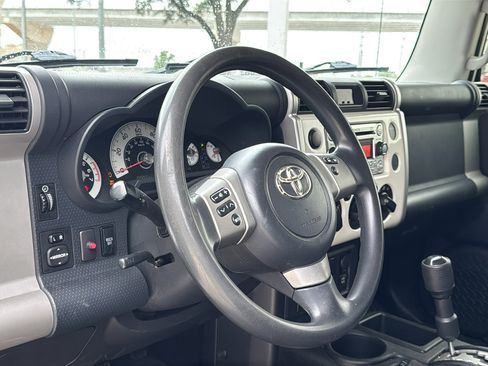 Used 2012 Toyota FJ Cruiser 2WD w/ Convenience Pkg image 10