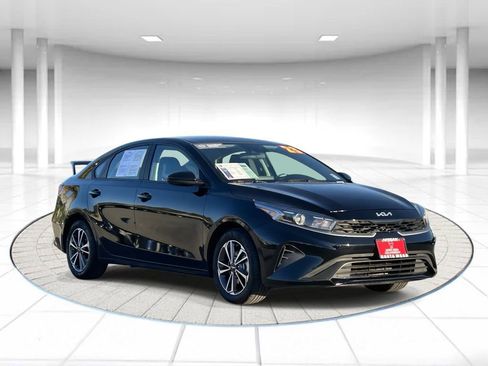 Used 2023 Kia Forte LXS image 5