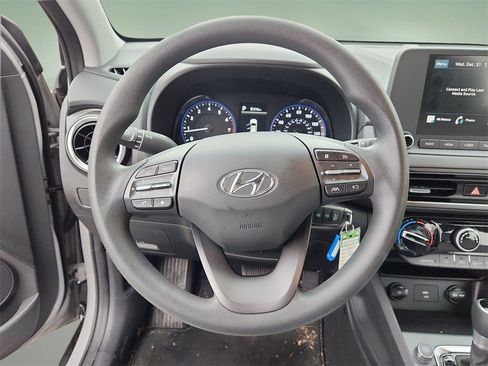 Used 2023 Hyundai Kona SE image 14