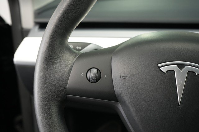 Used 2023 Tesla Model Y Performance AWD/4WD image 29