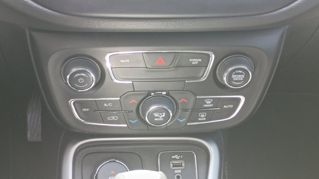 Used 2021 Jeep Compass Latitude AWD/4WD image 24
