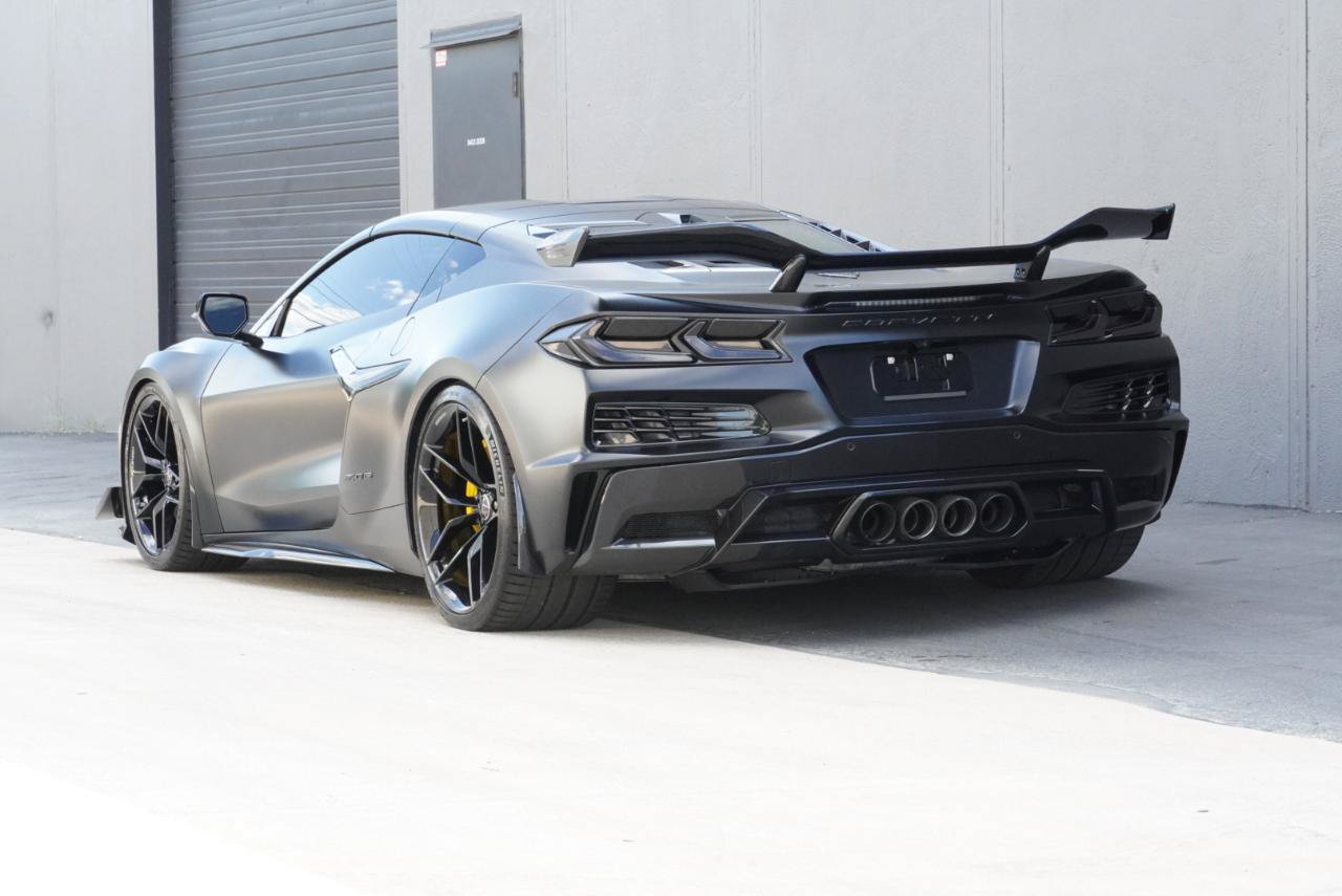 Used 2025 Chevrolet Corvette Z06 w/ Z07 Performance Package RWD image 6