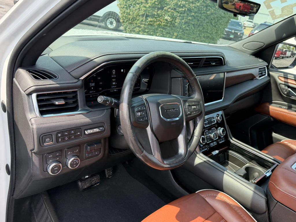 Certified 2023 GMC Yukon Denali Ultimate AWD/4WD image 32