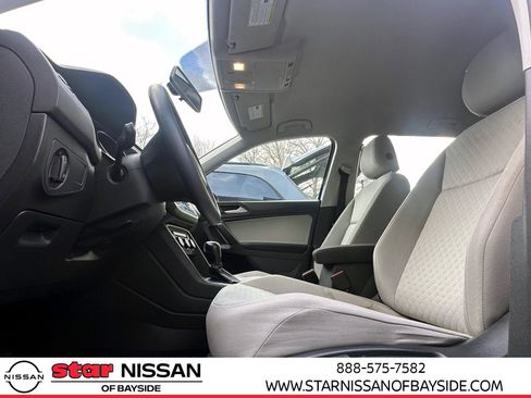 Used 2021 Volkswagen Tiguan S image 11