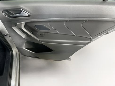 Used 2024 Volkswagen Tiguan Wolfsburg Edition image 30