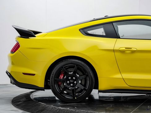 Used 2017 Ford Mustang Shelby GT350R w/ GT350R Equipment Group 920A RWD image 21