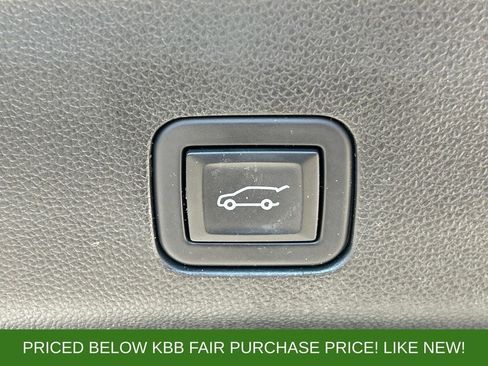 Used 2024 Chevrolet Tahoe Z71 w/ Luxury Package AWD/4WD image 15