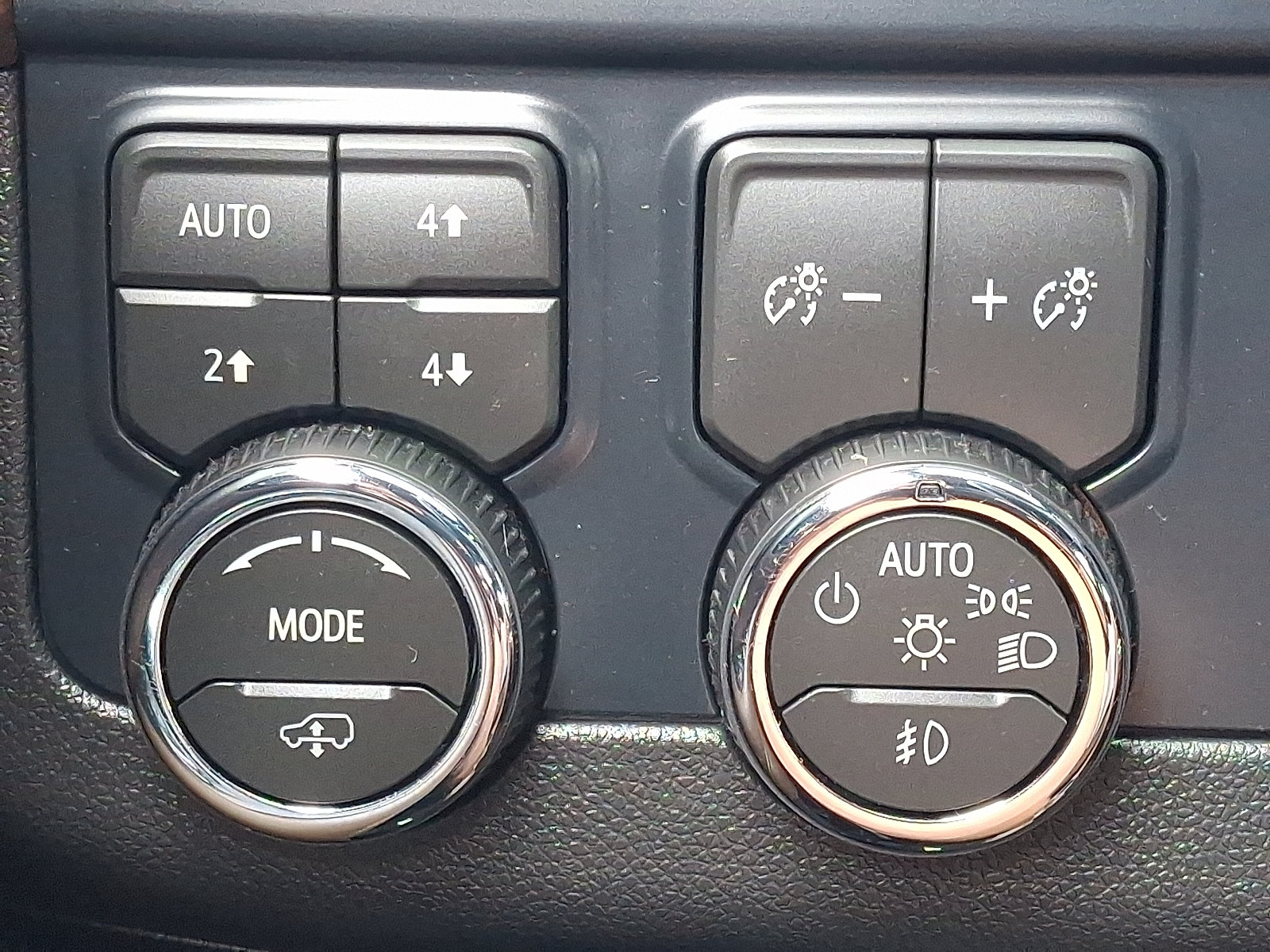 Certified 2026 Chevrolet Suburban High Country AWD/4WD image 24